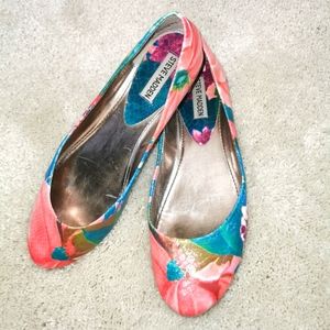 Steve Madden 8.5 floral flats